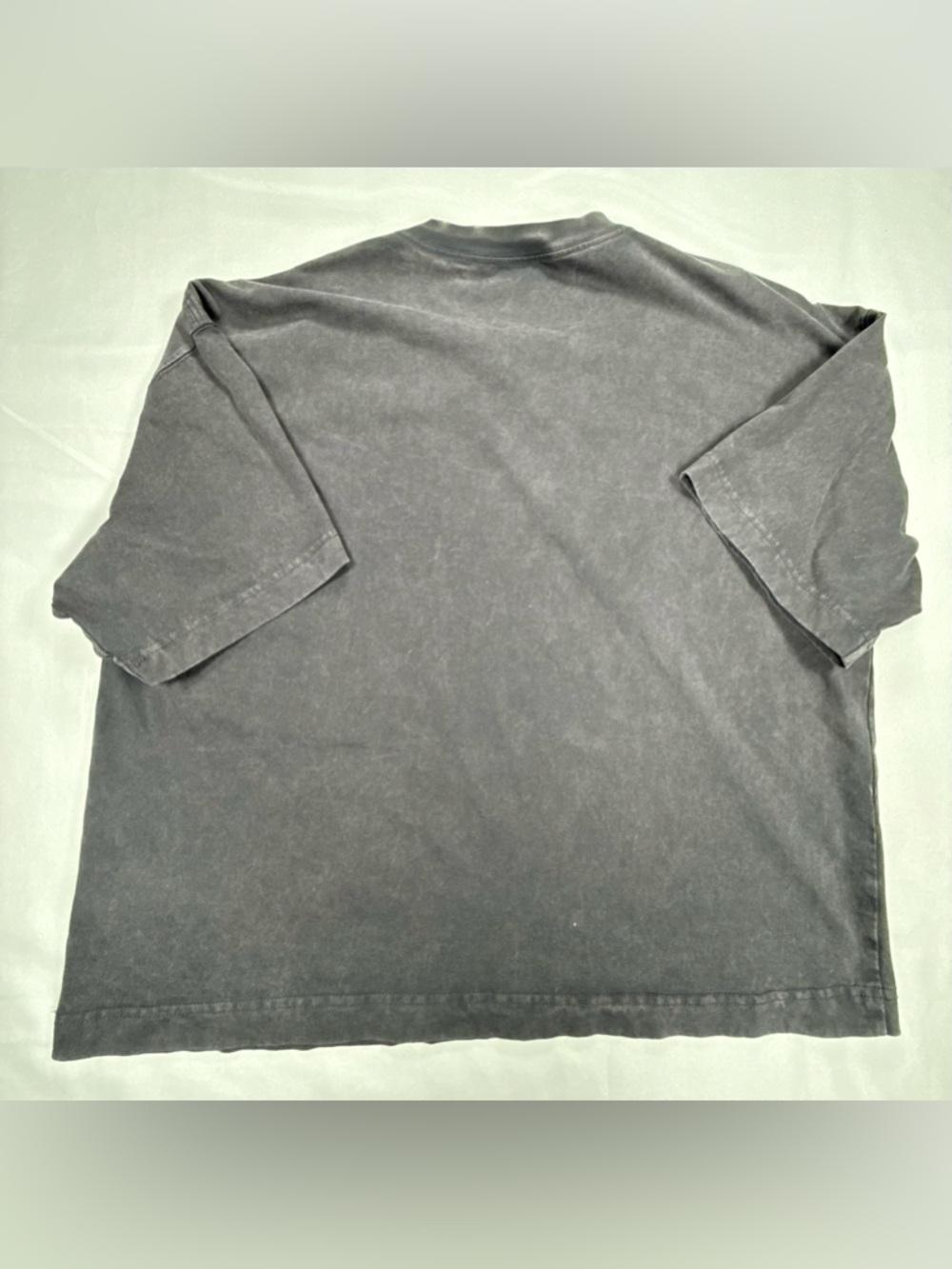 Hollister Men's Gray V-Neck 'North Valley 36' Graphic Tee - Picture 8 of 10